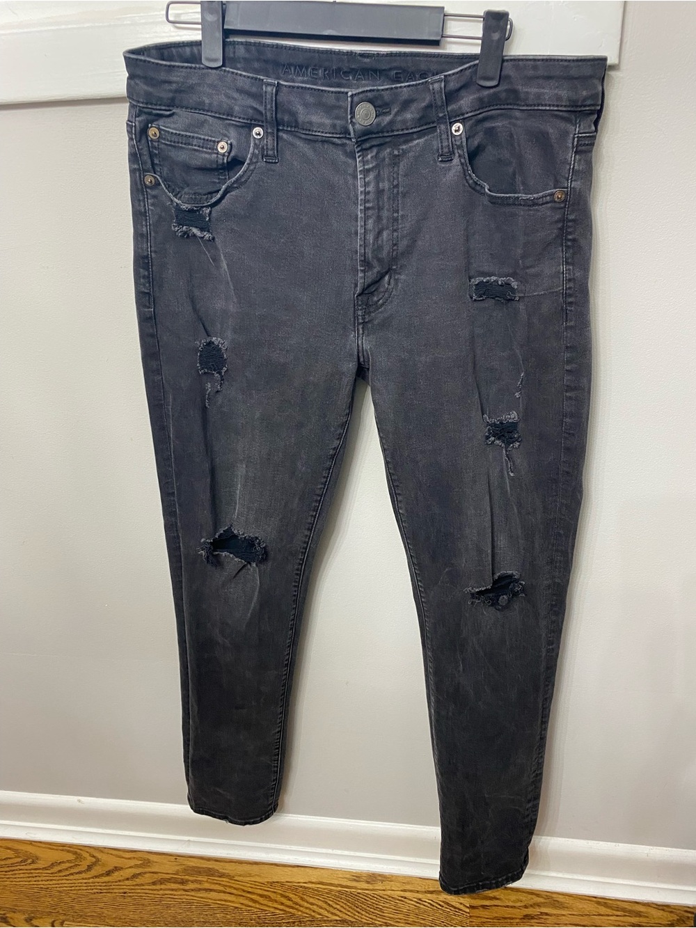 American Eagle Outfitters Men’s Slim Straight Black Jeans